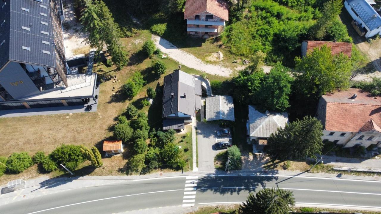 Apartment Bobic Licko Petrovo Selo Bagian luar foto